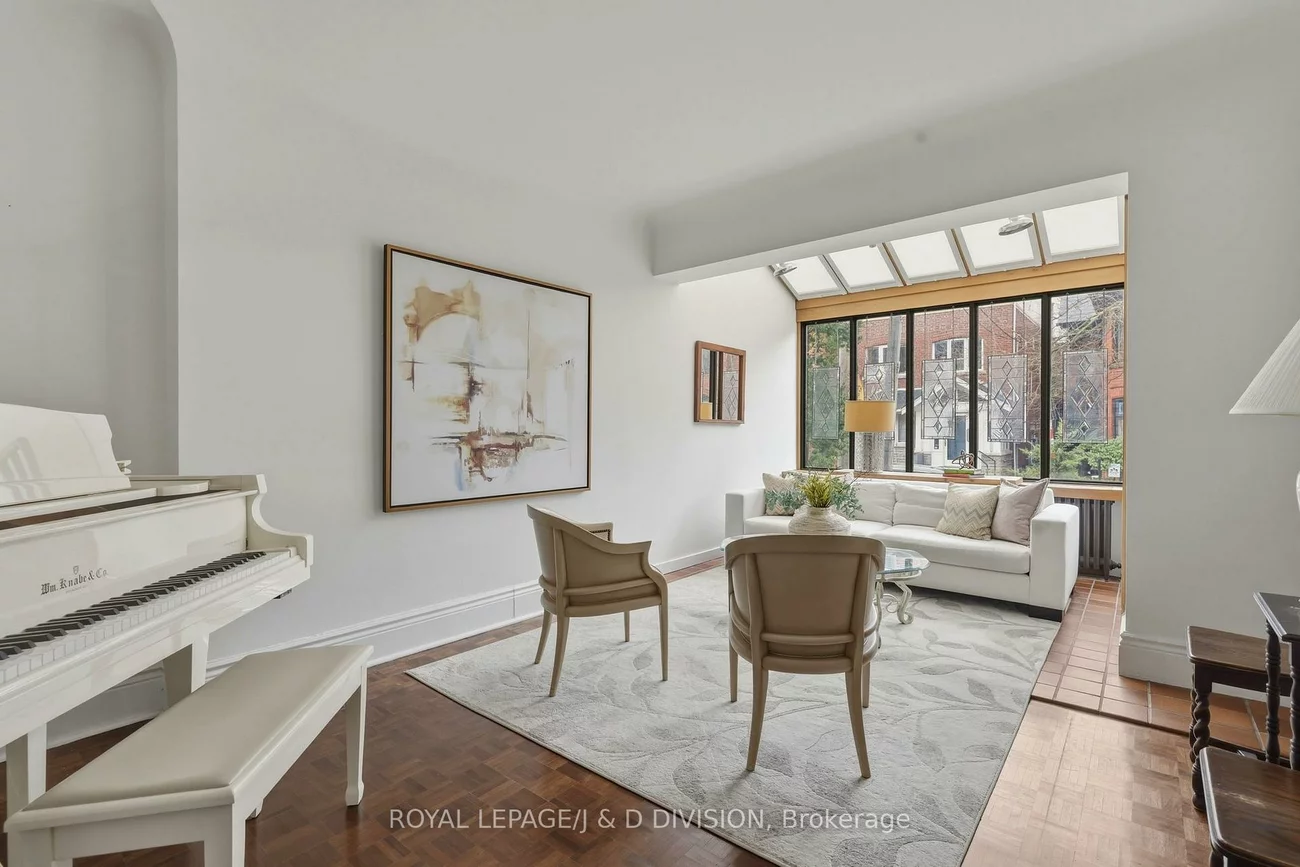 18, Tranby, Annex, Toronto