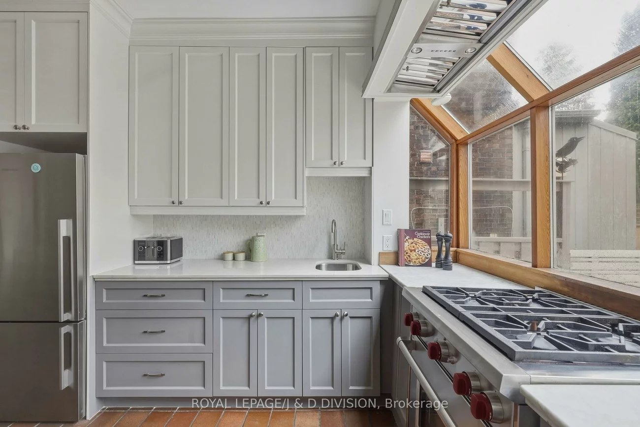 18, Tranby, Annex, Toronto