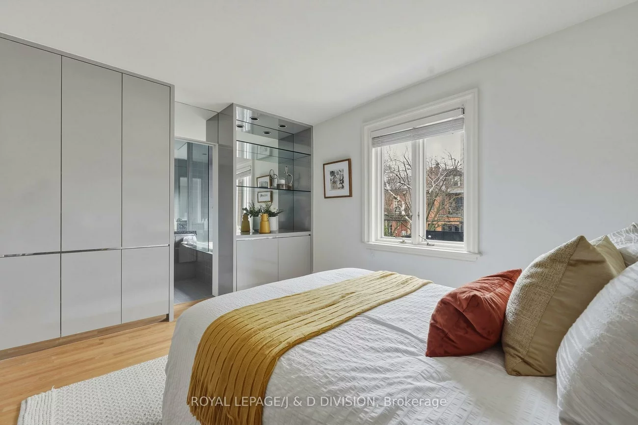 18, Tranby, Annex, Toronto