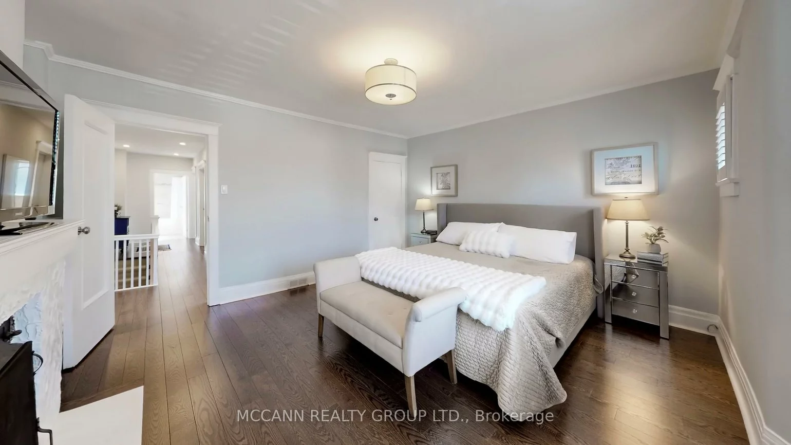 109, Sherwood, Mount Pleasant East, Toronto