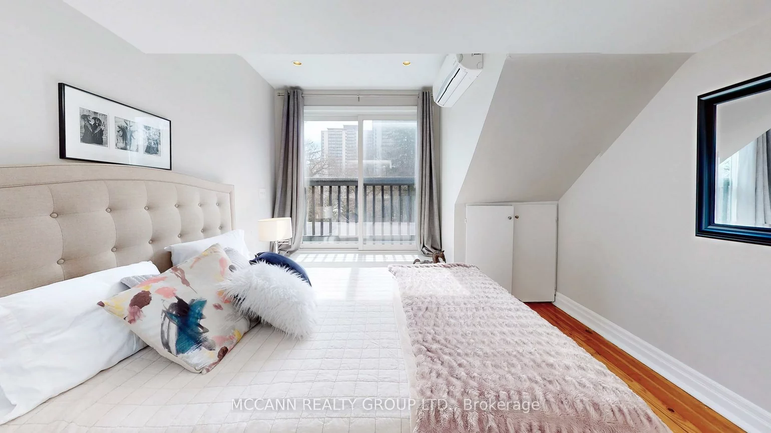 109, Sherwood, Mount Pleasant East, Toronto