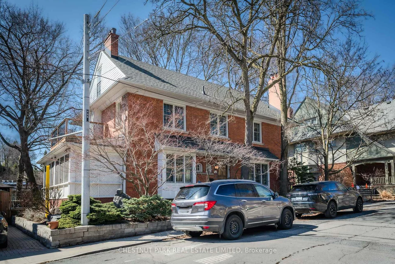 56, Poplar Plains, Casa Loma, Toronto