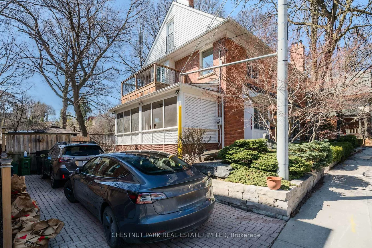 56, Poplar Plains, Casa Loma, Toronto