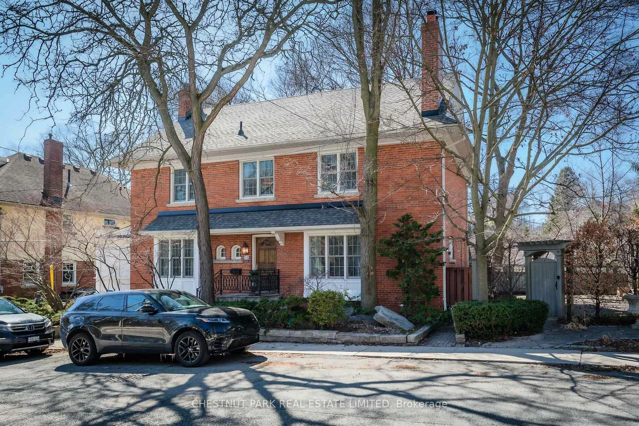 56, Poplar Plains, Casa Loma, Toronto