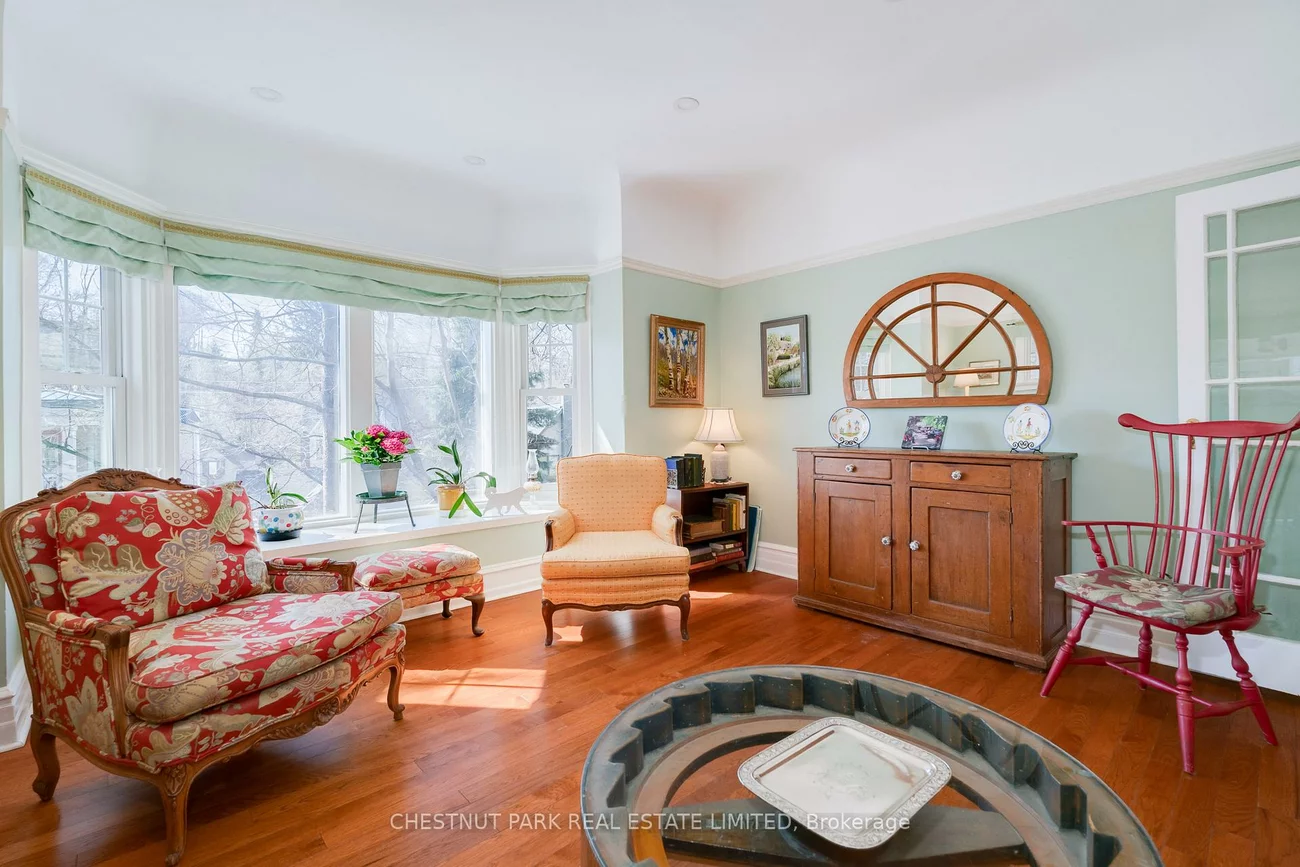 56, Poplar Plains, Casa Loma, Toronto