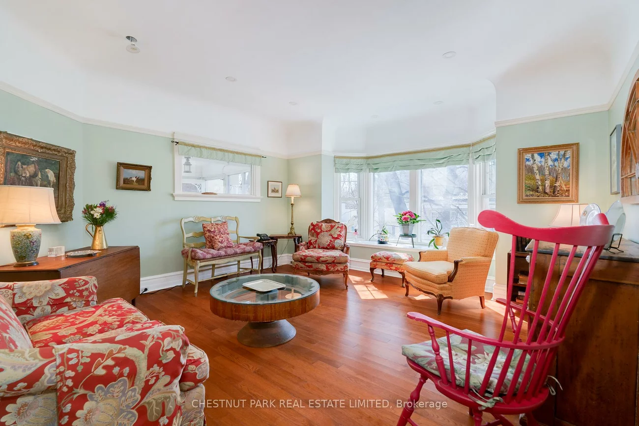 56, Poplar Plains, Casa Loma, Toronto