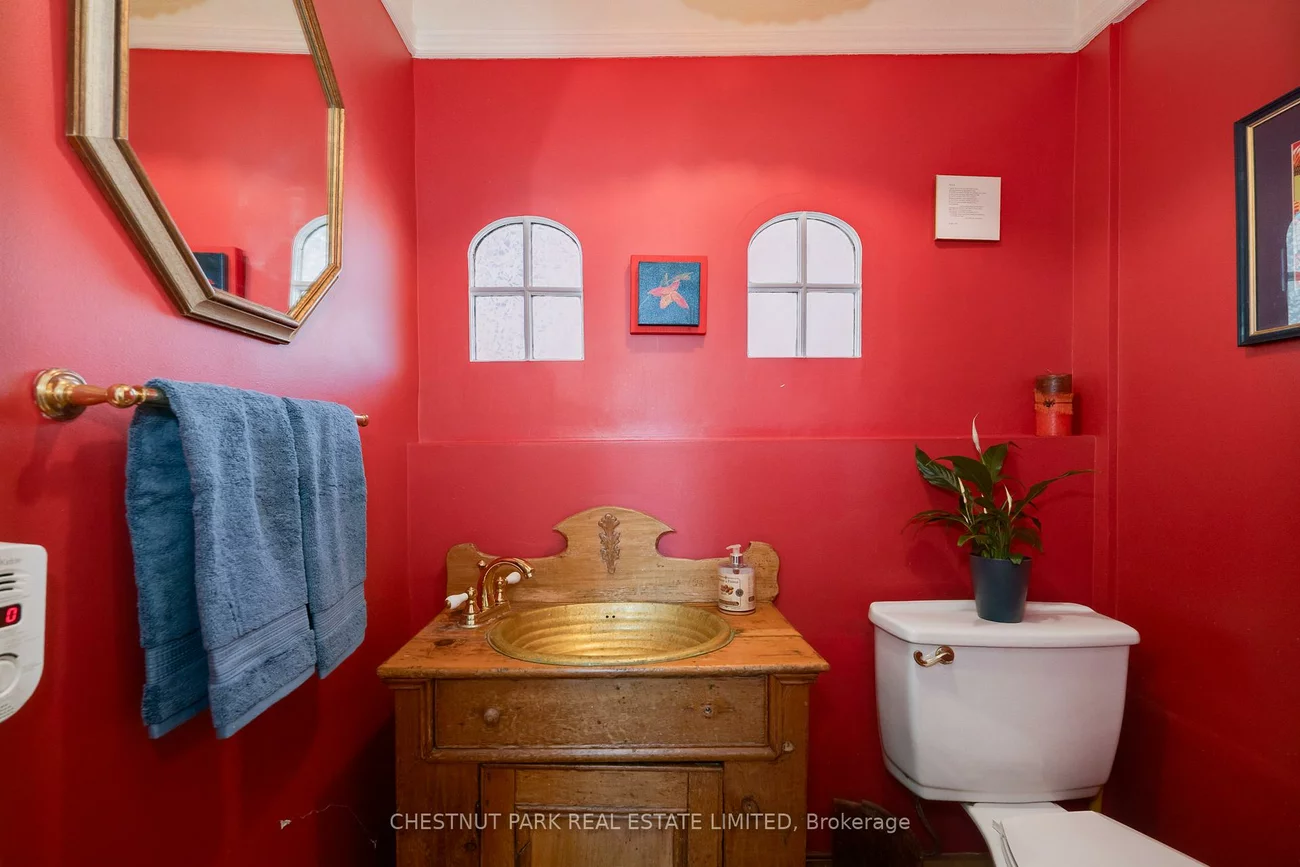 56, Poplar Plains, Casa Loma, Toronto