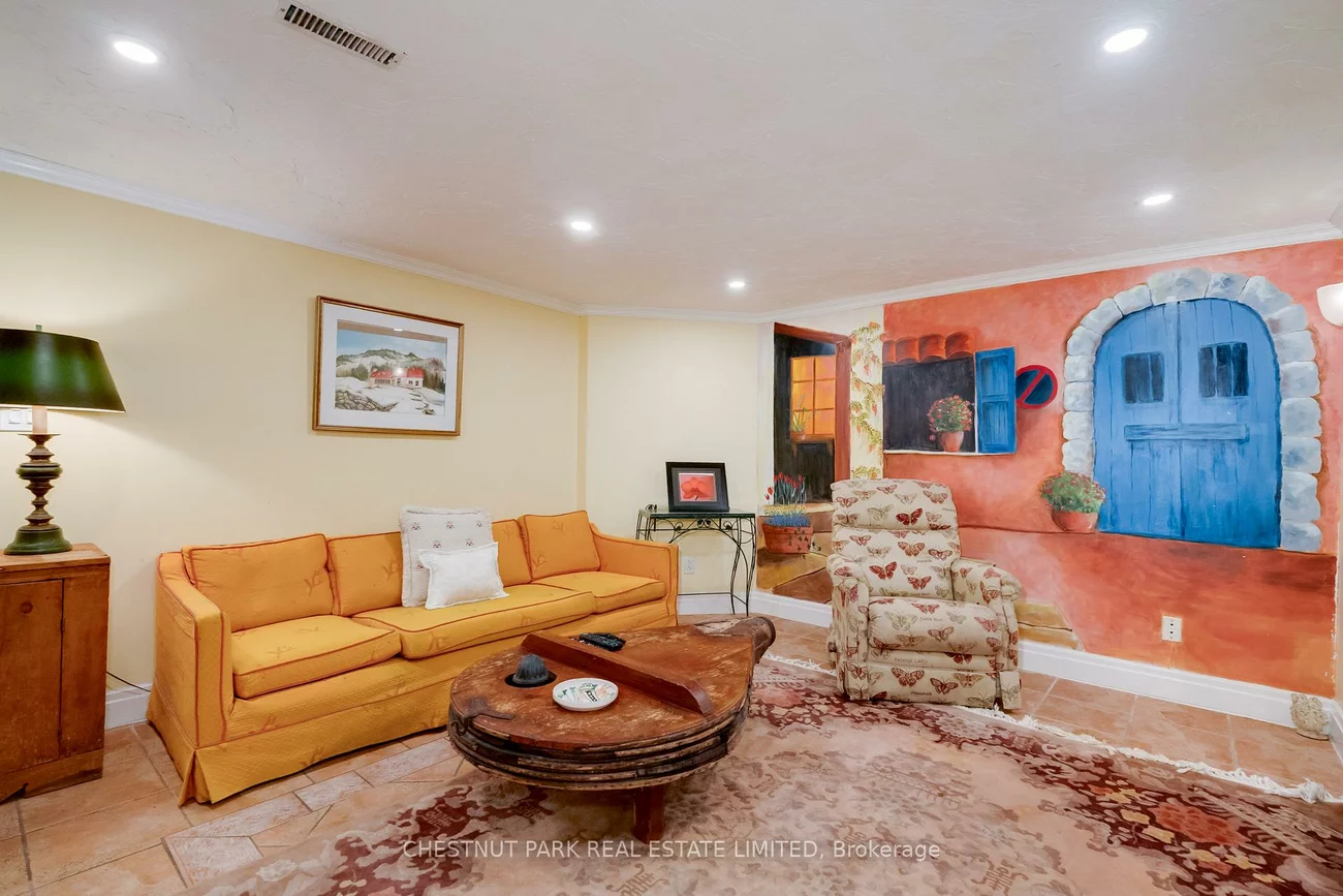 56, Poplar Plains, Casa Loma, Toronto