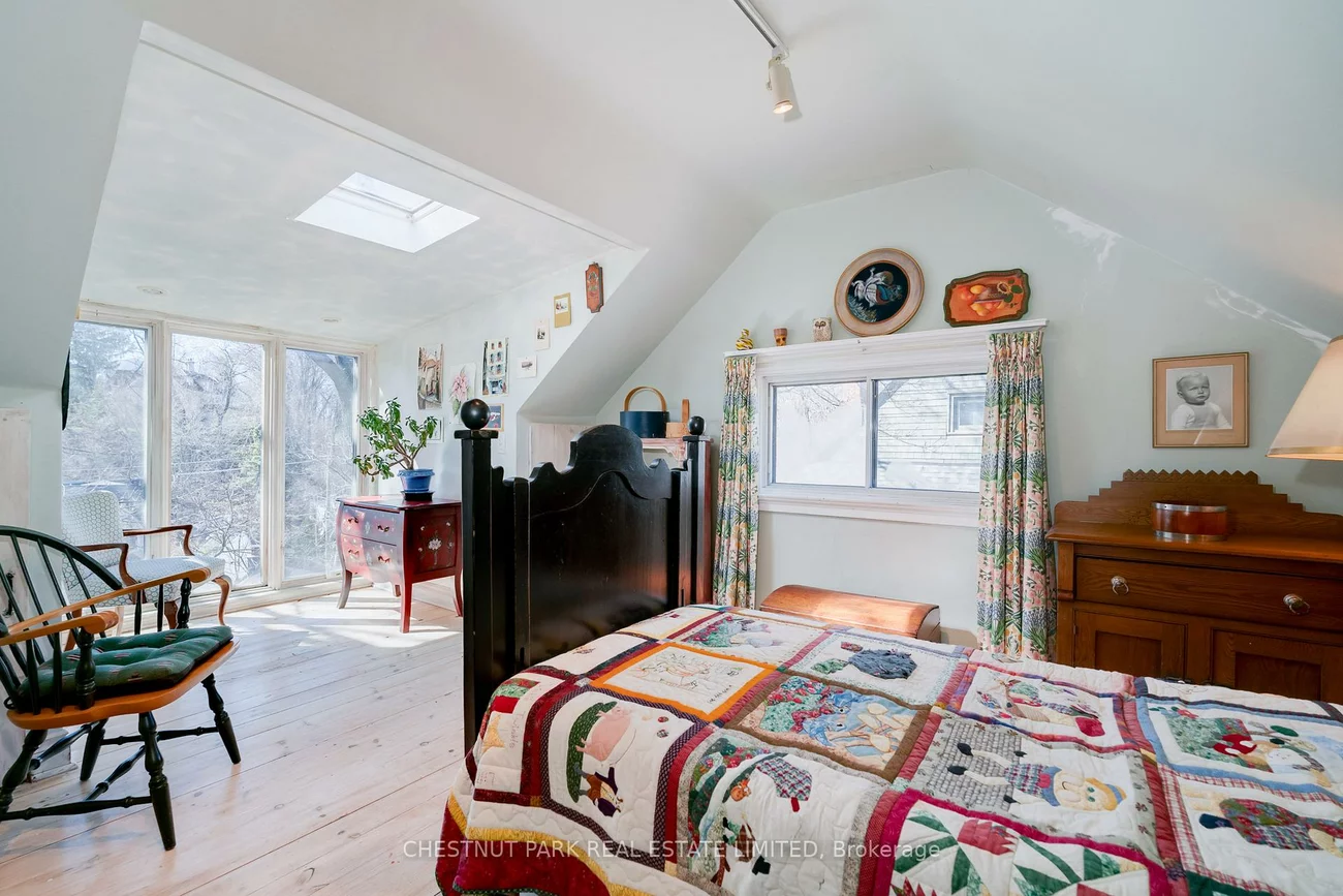 56, Poplar Plains, Casa Loma, Toronto