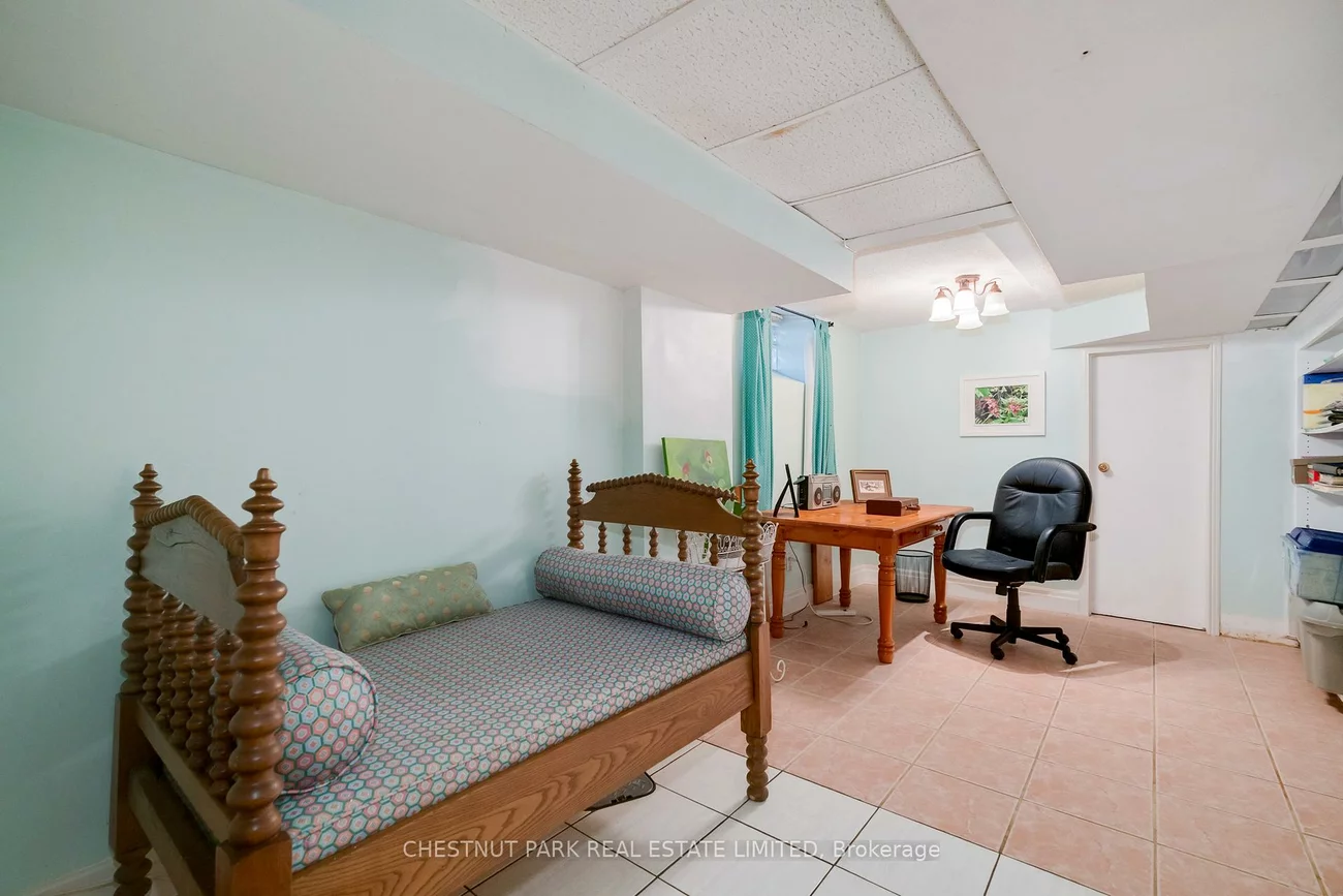 56, Poplar Plains, Casa Loma, Toronto