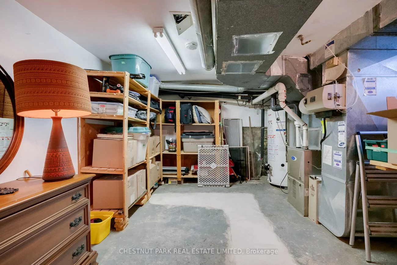 56, Poplar Plains, Casa Loma, Toronto