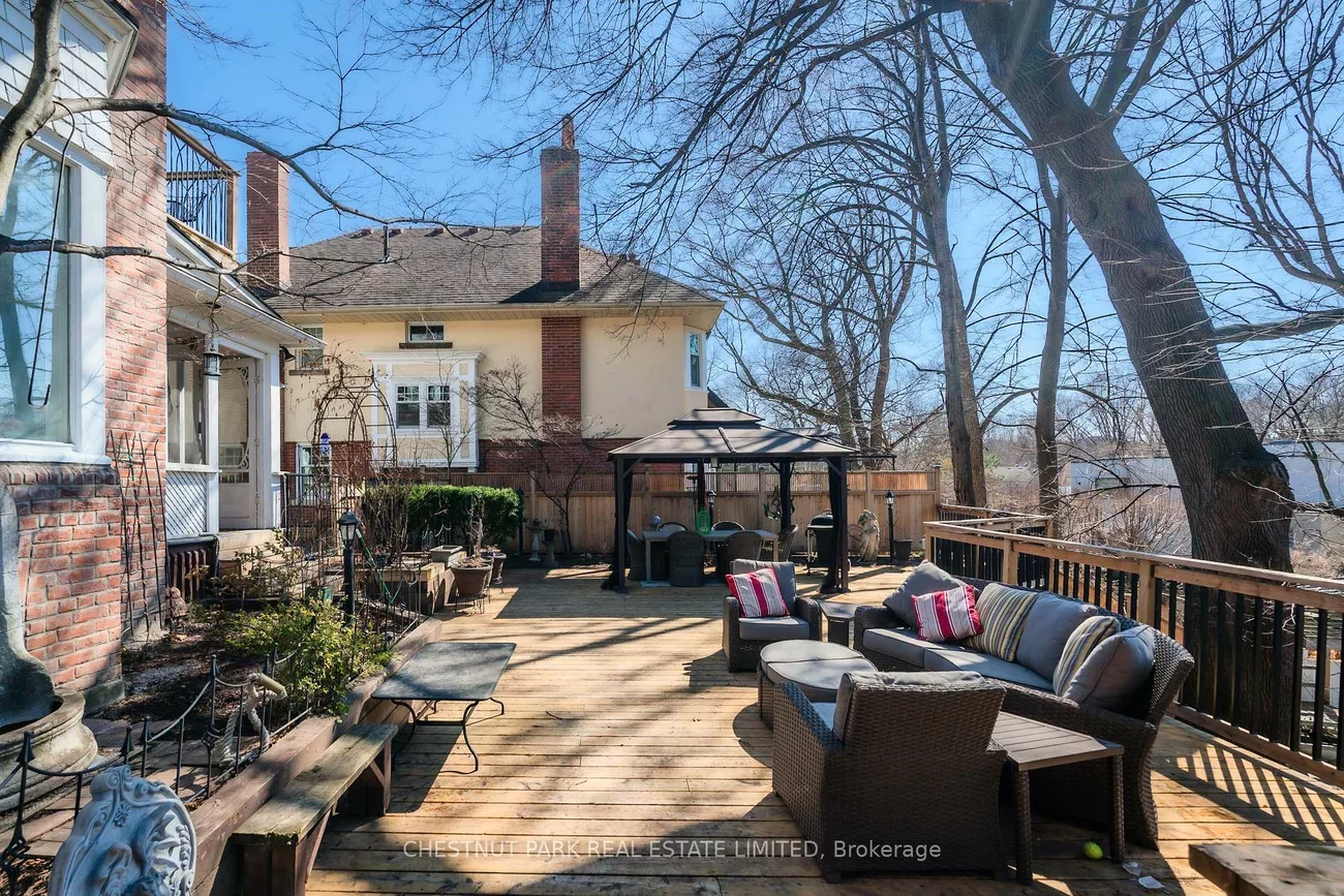 56, Poplar Plains, Casa Loma, Toronto