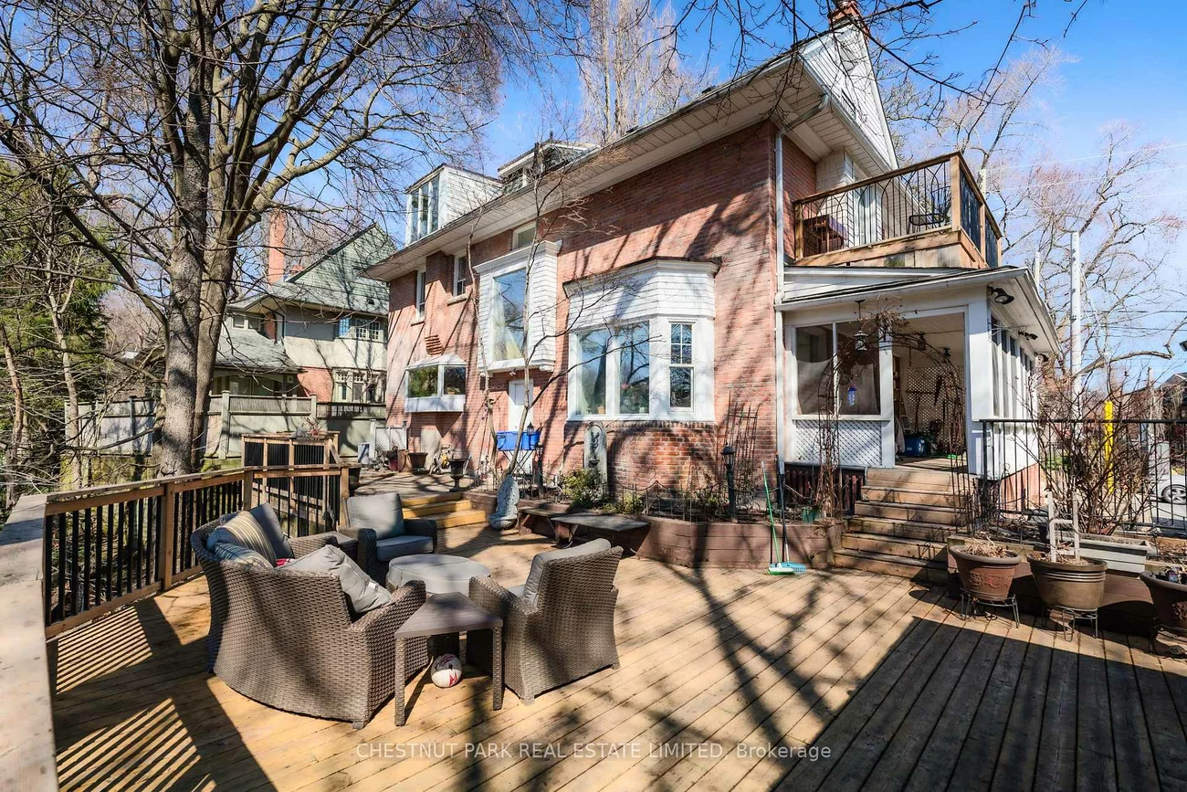 56, Poplar Plains, Casa Loma, Toronto