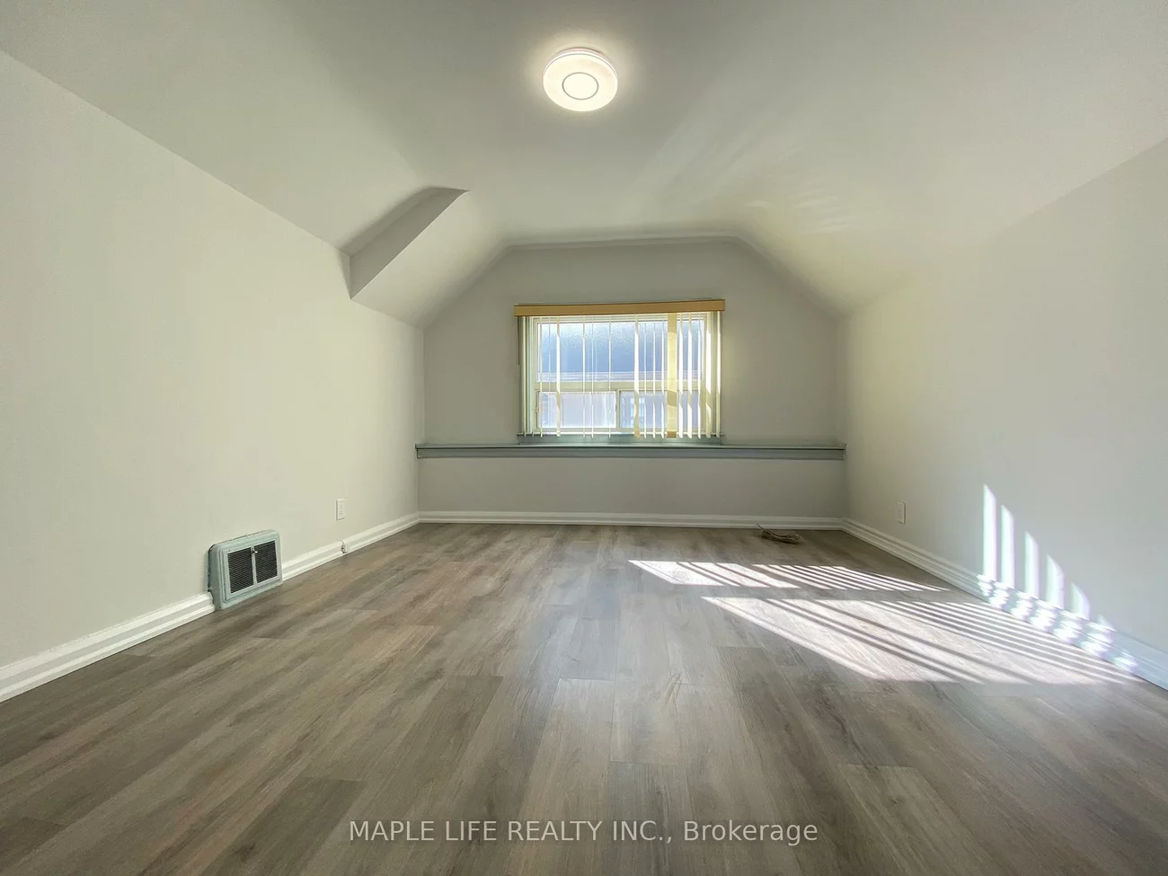 16, Lyndale, Willowdale East, Toronto