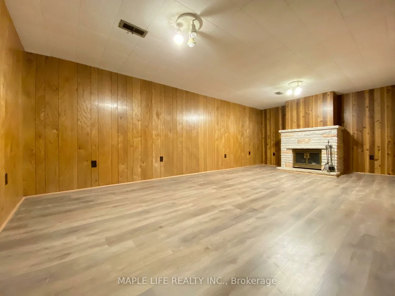 16, Lyndale, Willowdale East, Toronto