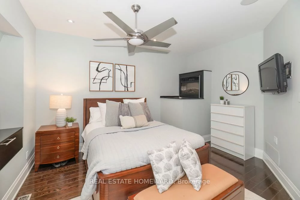 136, Spruce, Cabbagetown-South St. James Town, Toronto