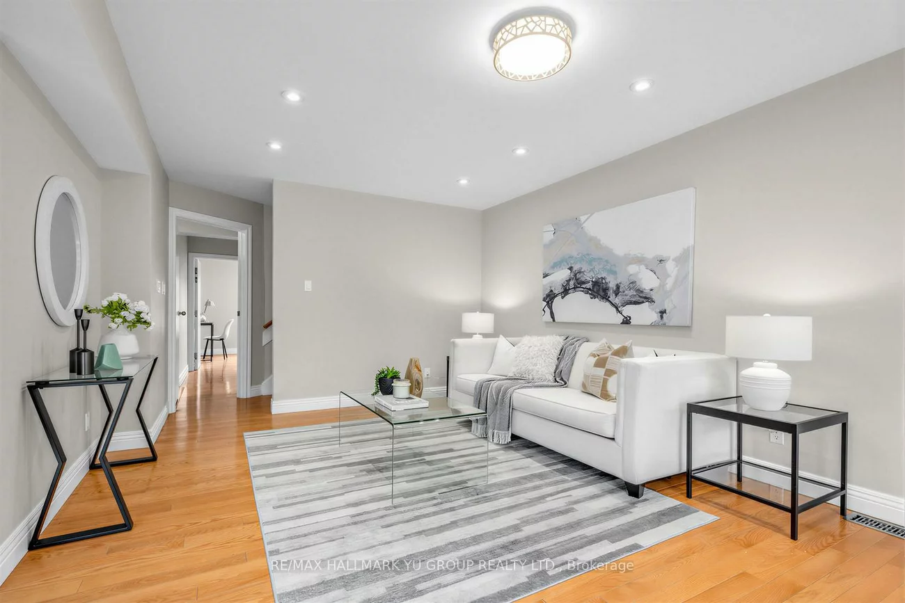 9, Clydesdale, Pleasant View, Toronto