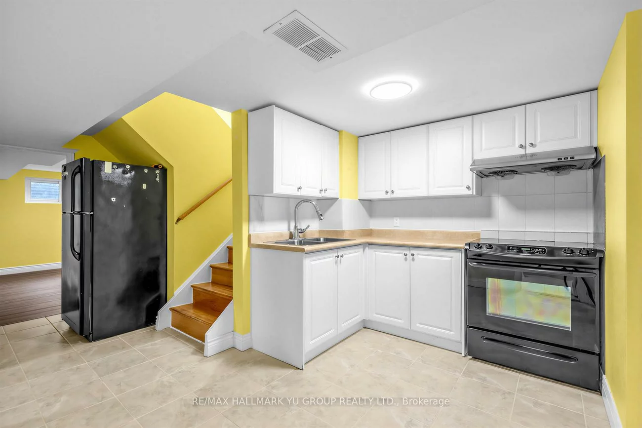 9, Clydesdale, Pleasant View, Toronto