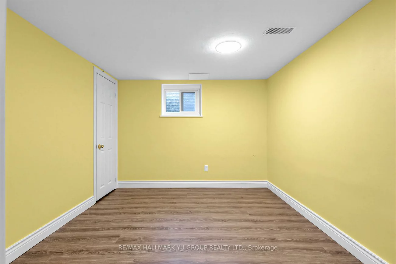 9, Clydesdale, Pleasant View, Toronto