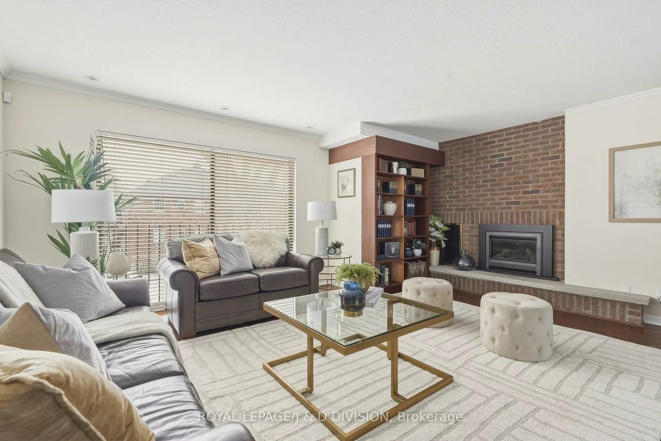 122, Cortleigh, Lawrence Park South, Toronto