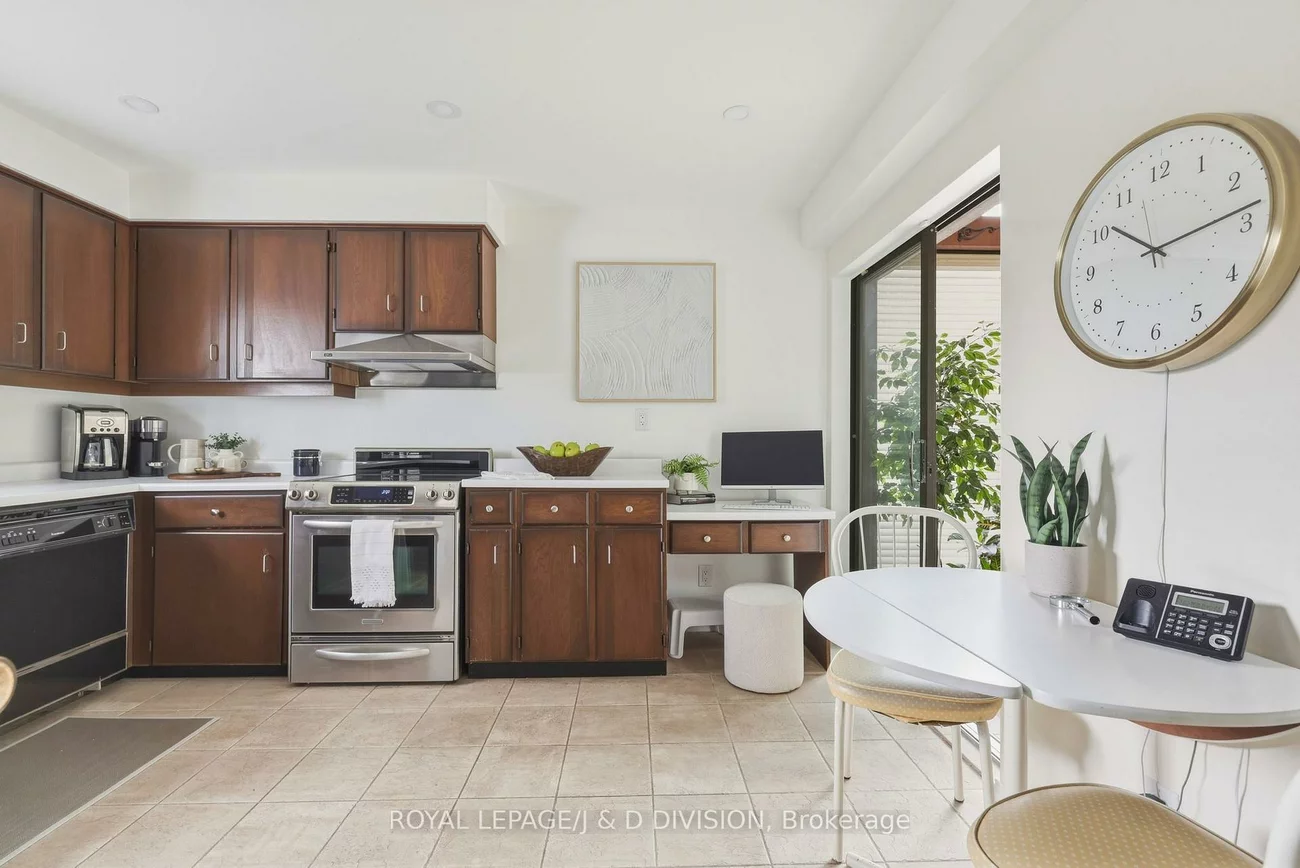 122, Cortleigh, Lawrence Park South, Toronto