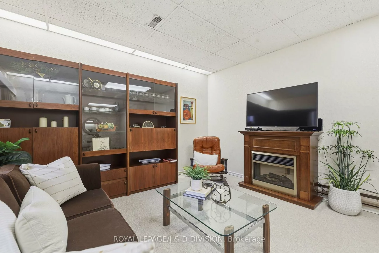 122, Cortleigh, Lawrence Park South, Toronto