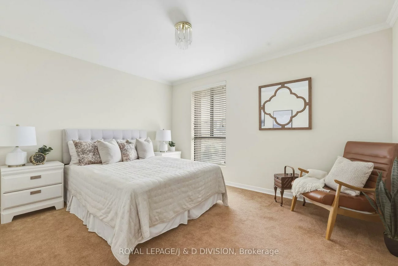 122, Cortleigh, Lawrence Park South, Toronto