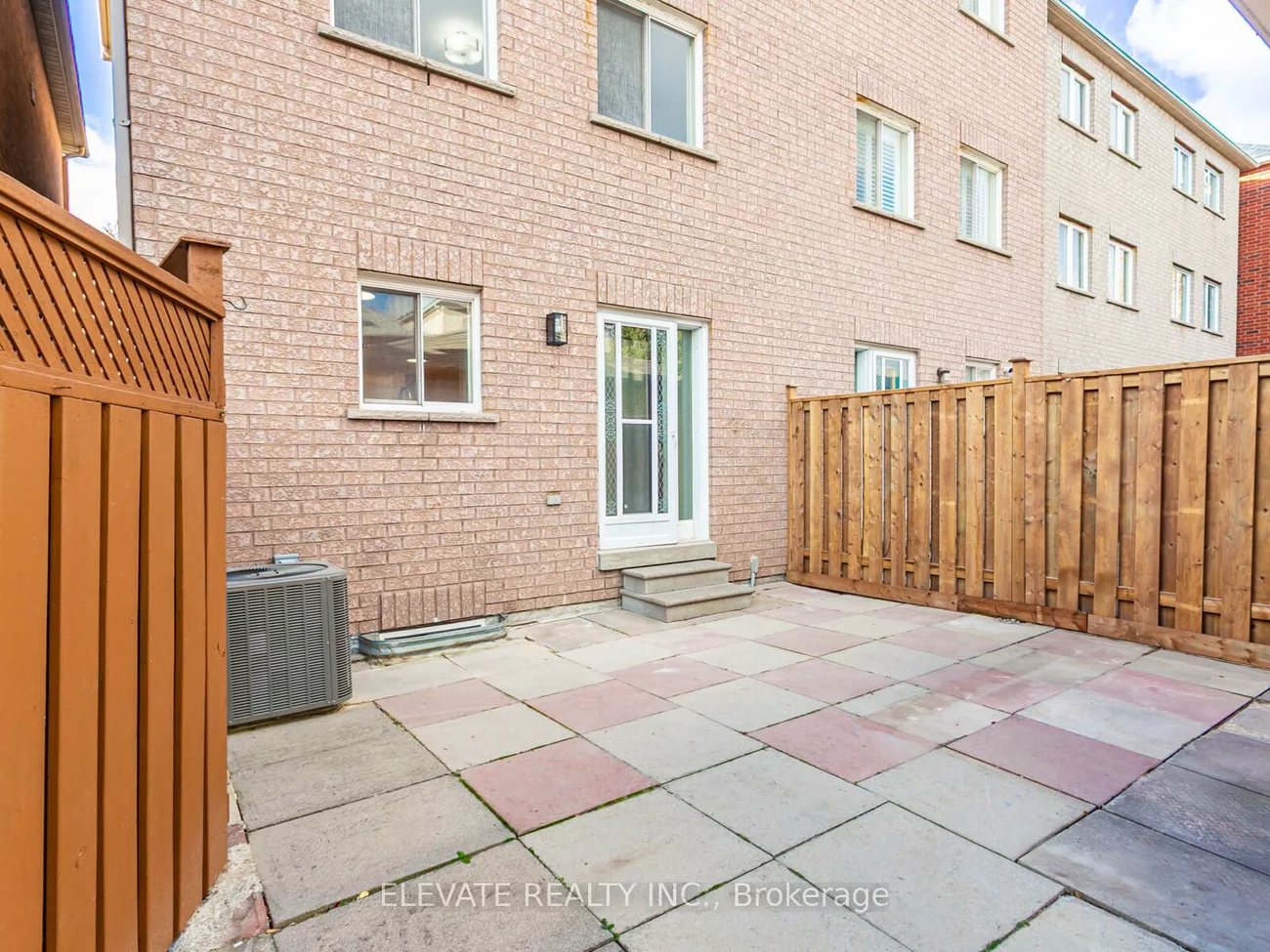 29, Minho, Wychwood, Toronto