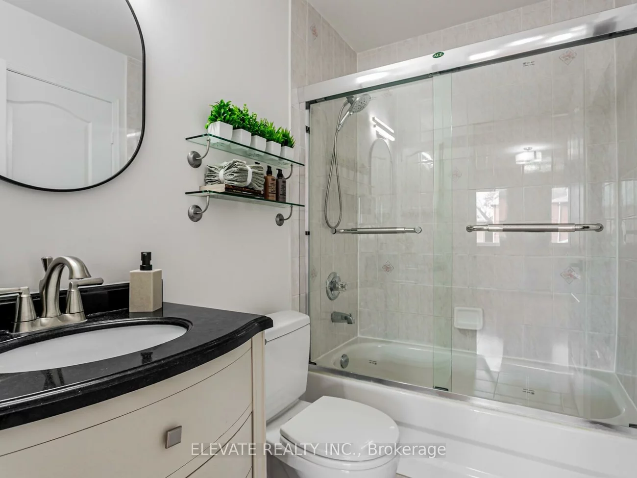 29, Minho, Wychwood, Toronto