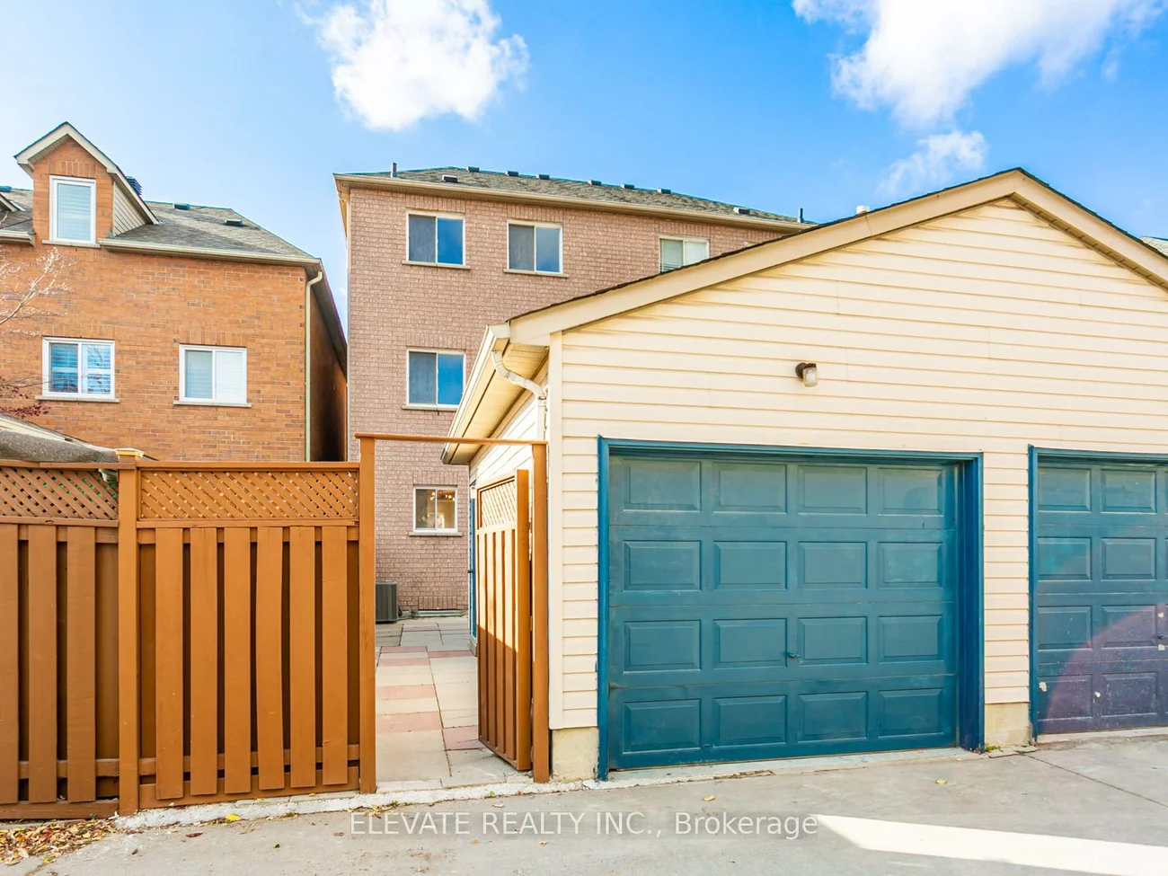 29, Minho, Wychwood, Toronto