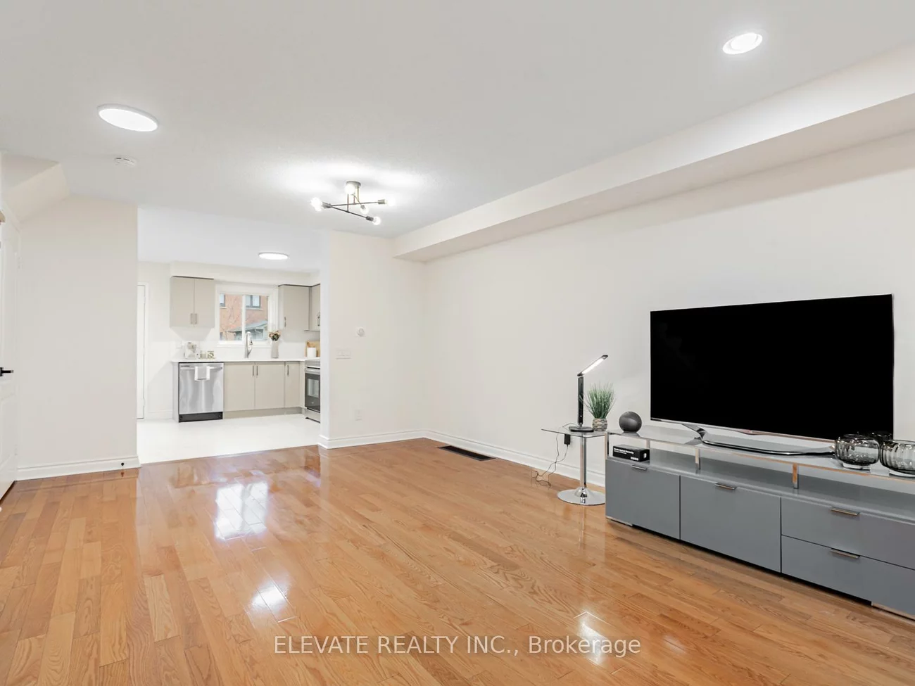 29, Minho, Wychwood, Toronto