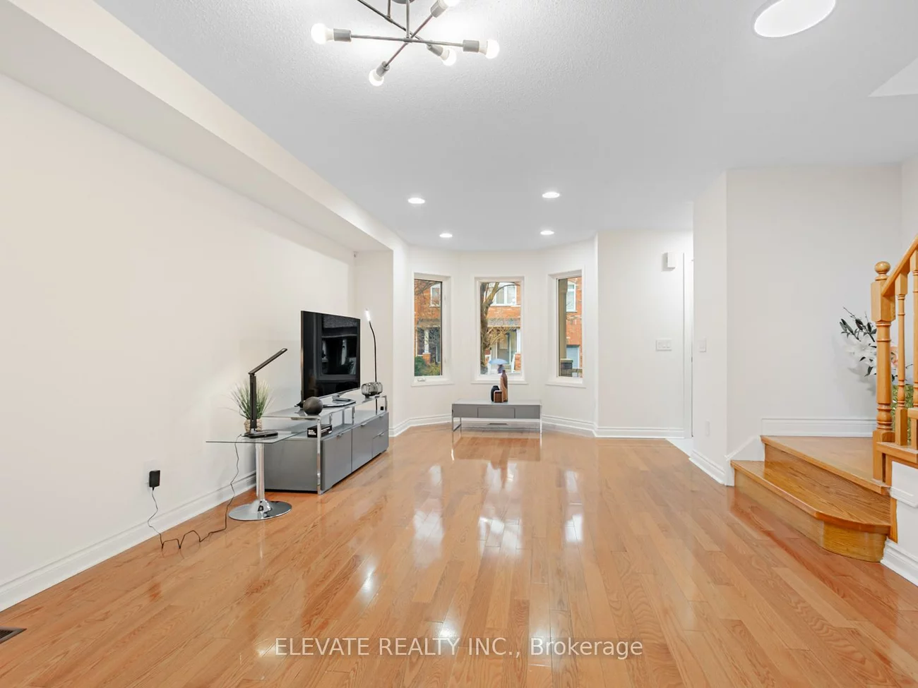 29, Minho, Wychwood, Toronto