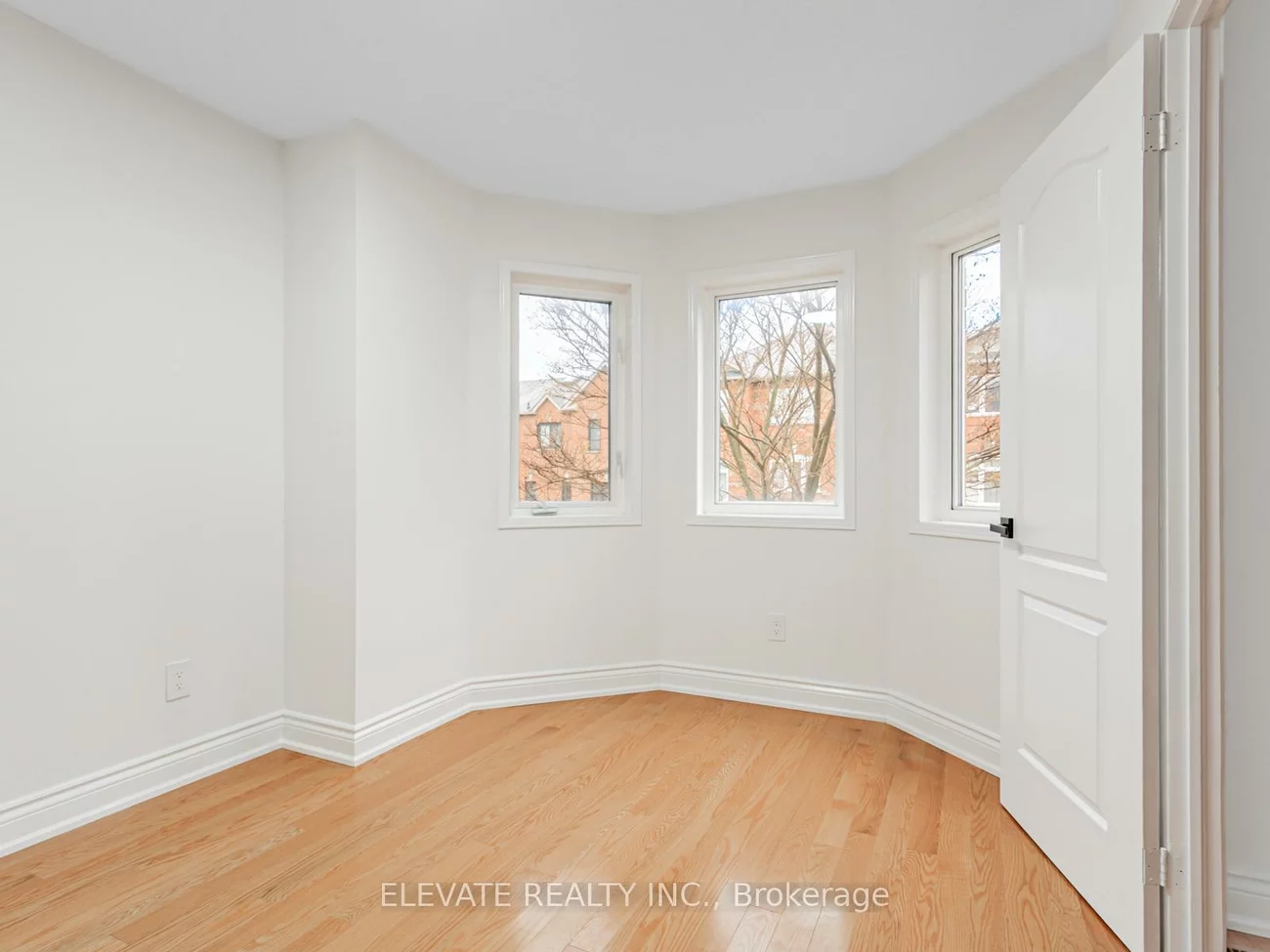 29, Minho, Wychwood, Toronto