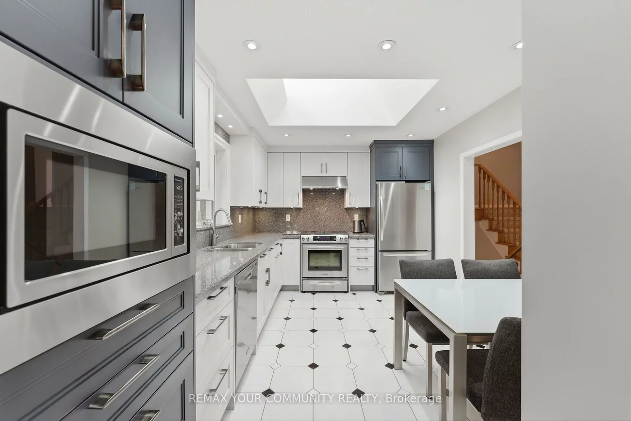 22, Marathon, Newtonbrook West, Toronto