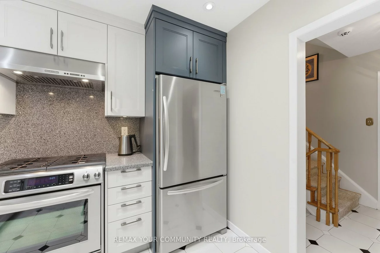 22, Marathon, Newtonbrook West, Toronto