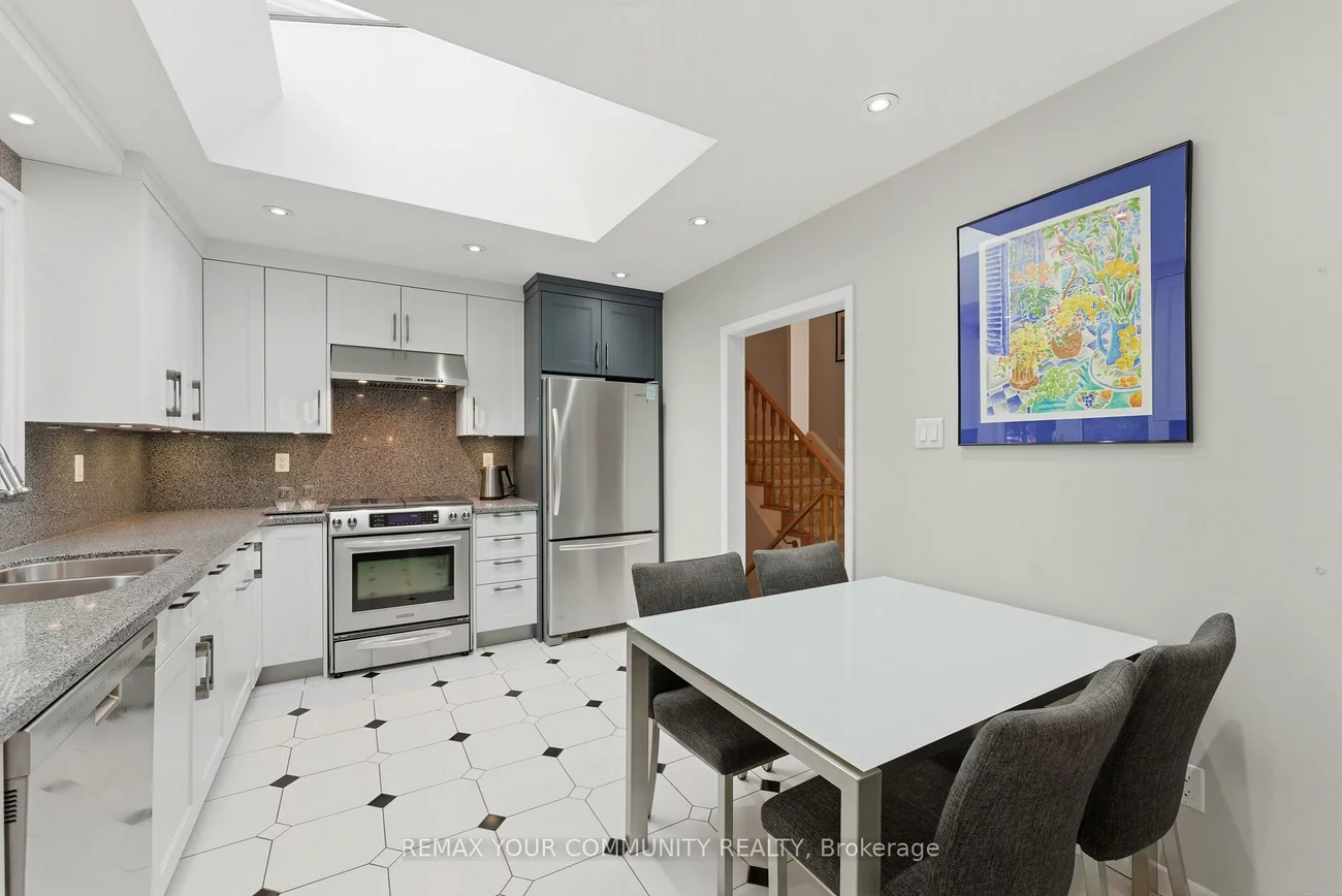 22, Marathon, Newtonbrook West, Toronto