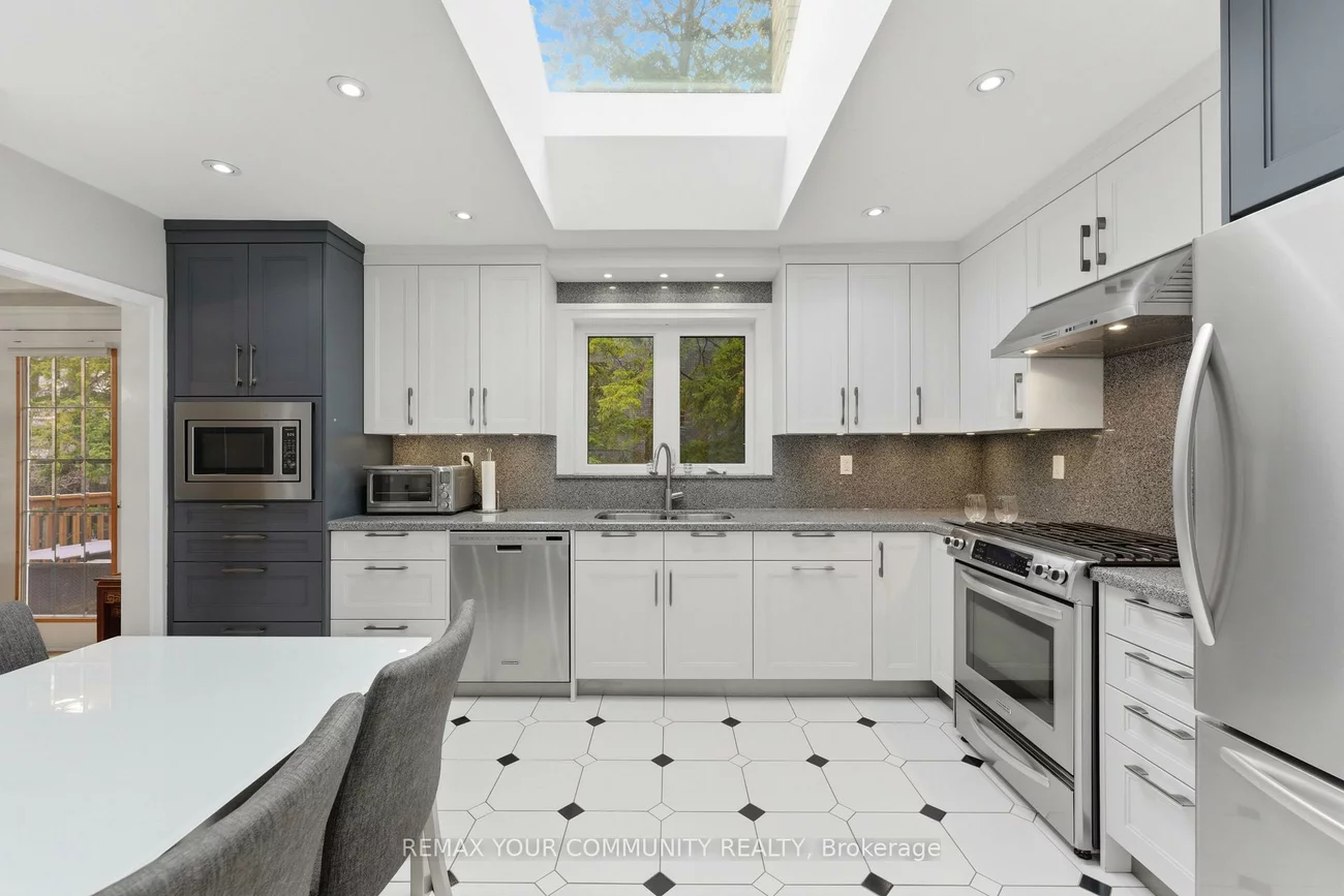 22, Marathon, Newtonbrook West, Toronto