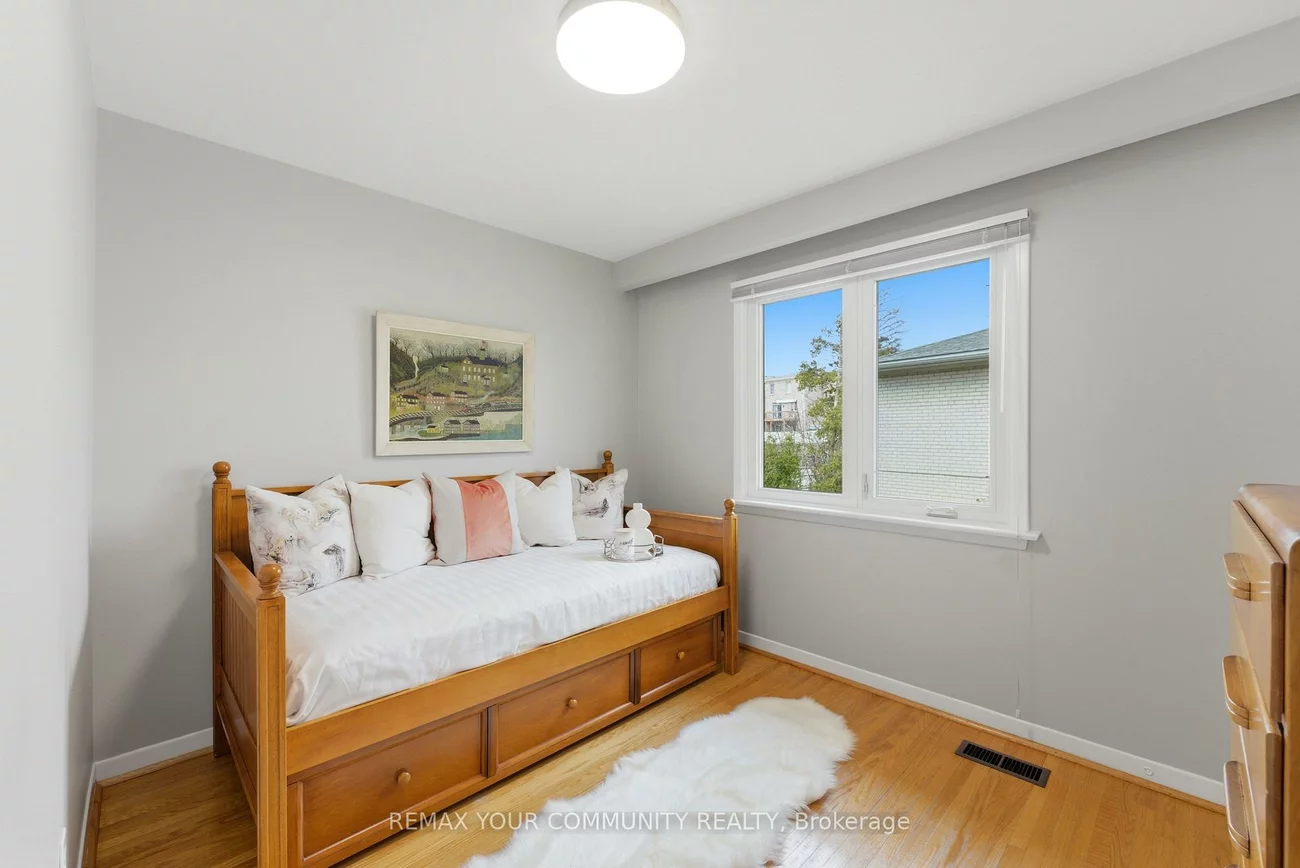 22, Marathon, Newtonbrook West, Toronto