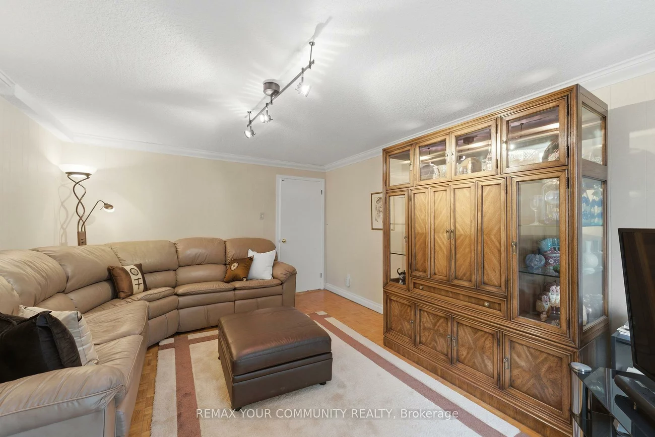 22, Marathon, Newtonbrook West, Toronto