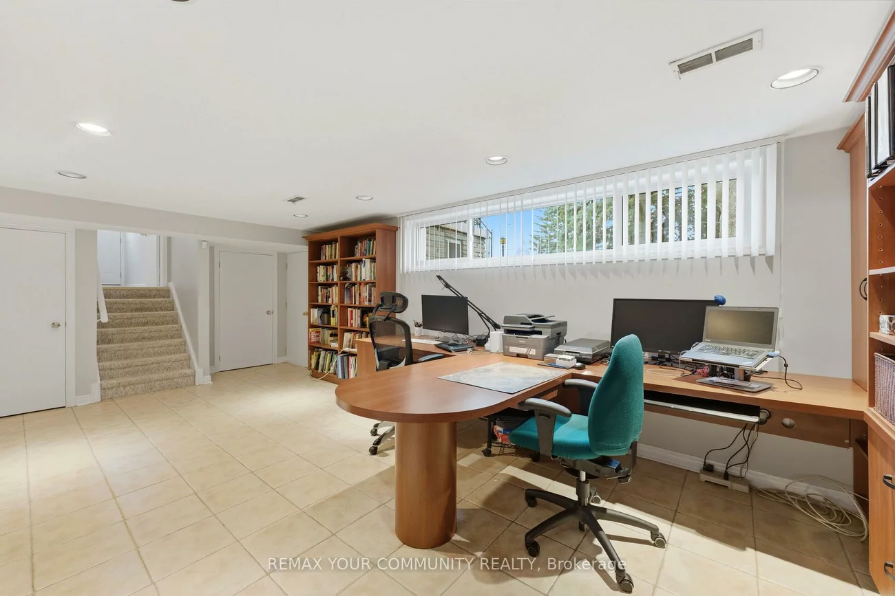 22, Marathon, Newtonbrook West, Toronto