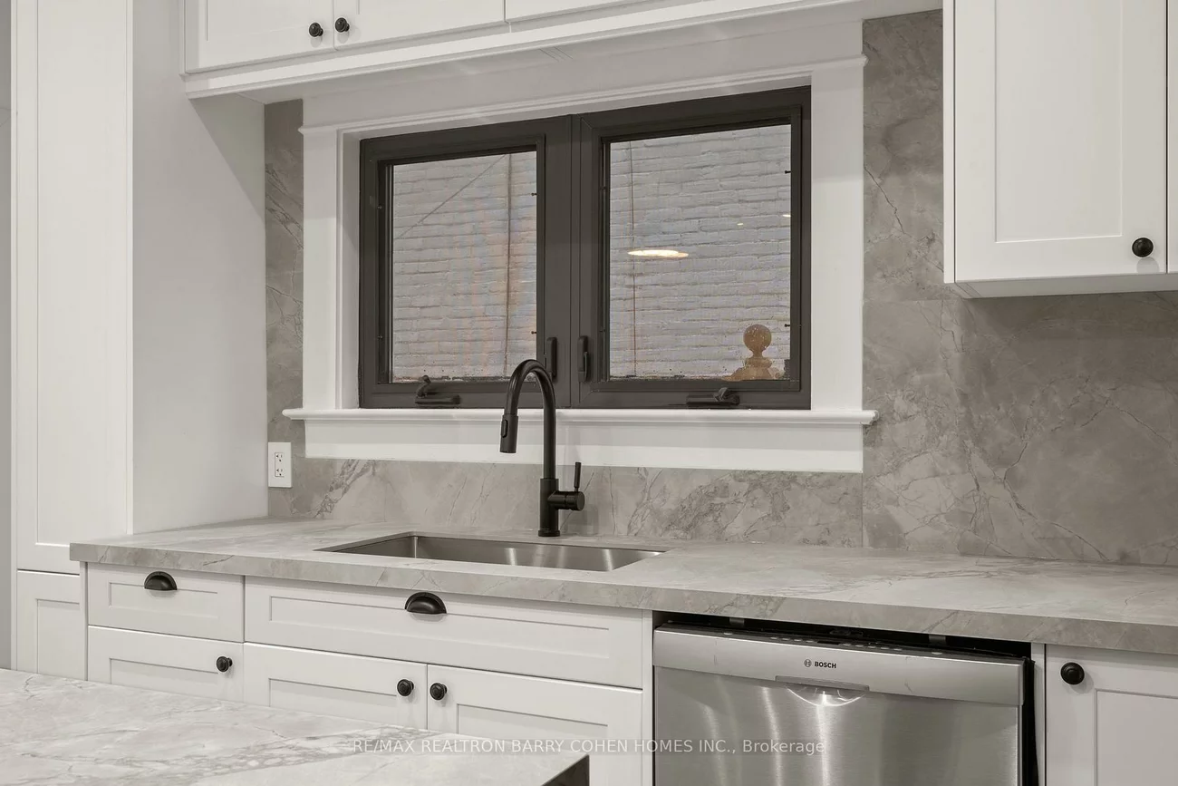 231, Macpherson, Casa Loma, Toronto