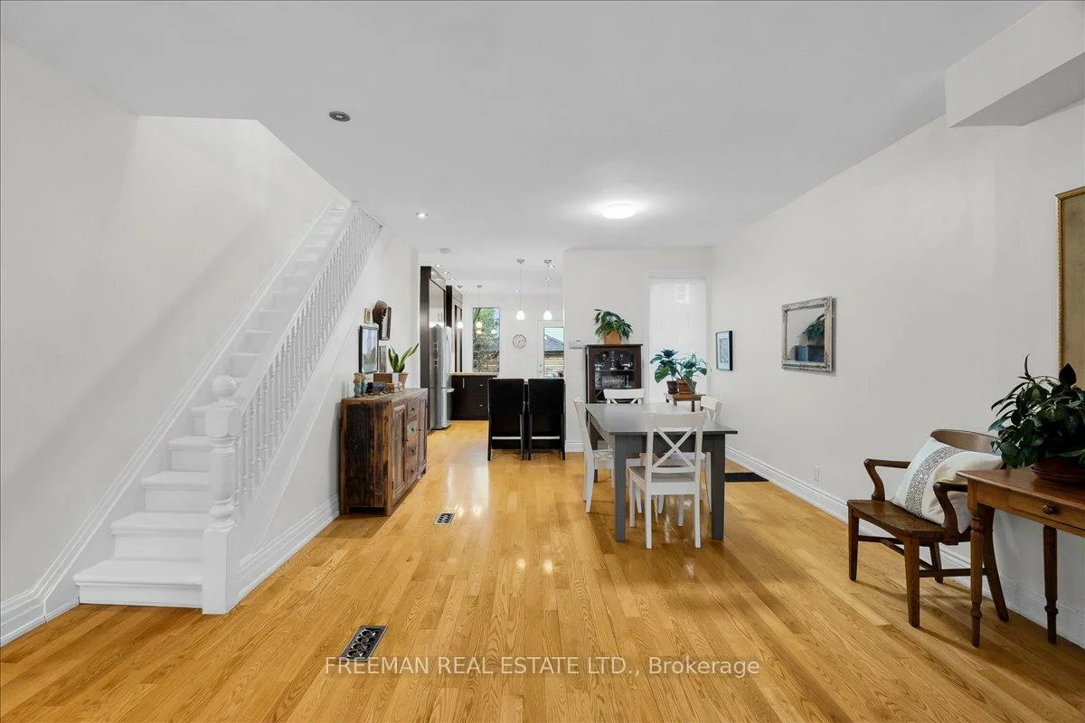 119, Barton, Annex, Toronto