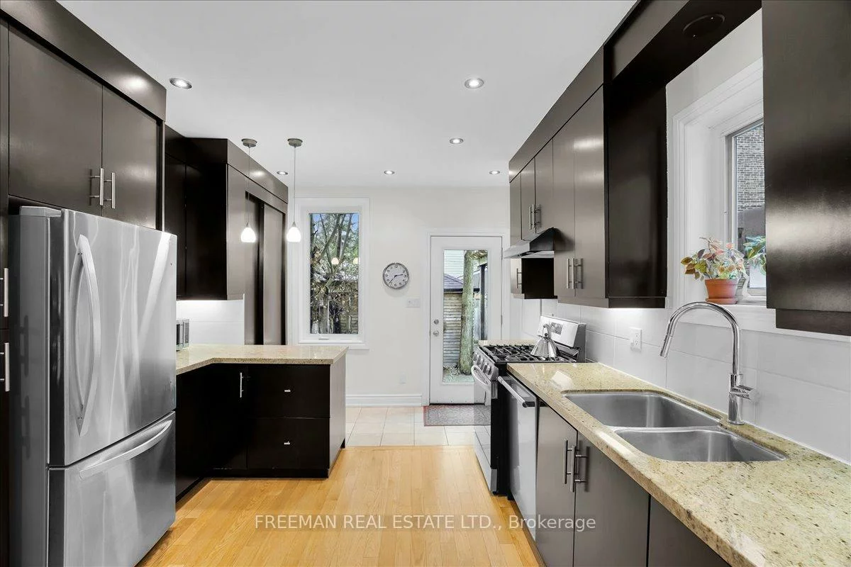 119, Barton, Annex, Toronto