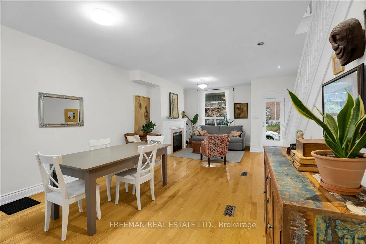 119, Barton, Annex, Toronto