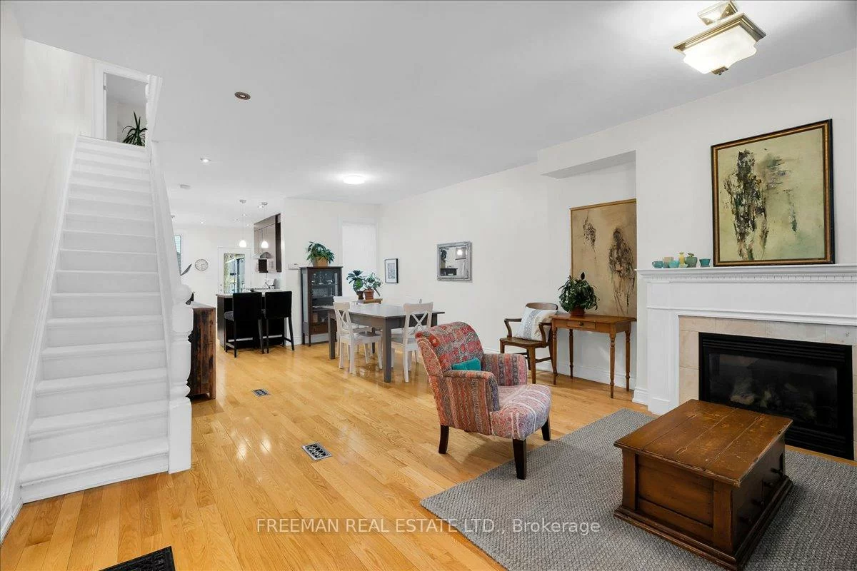 119, Barton, Annex, Toronto