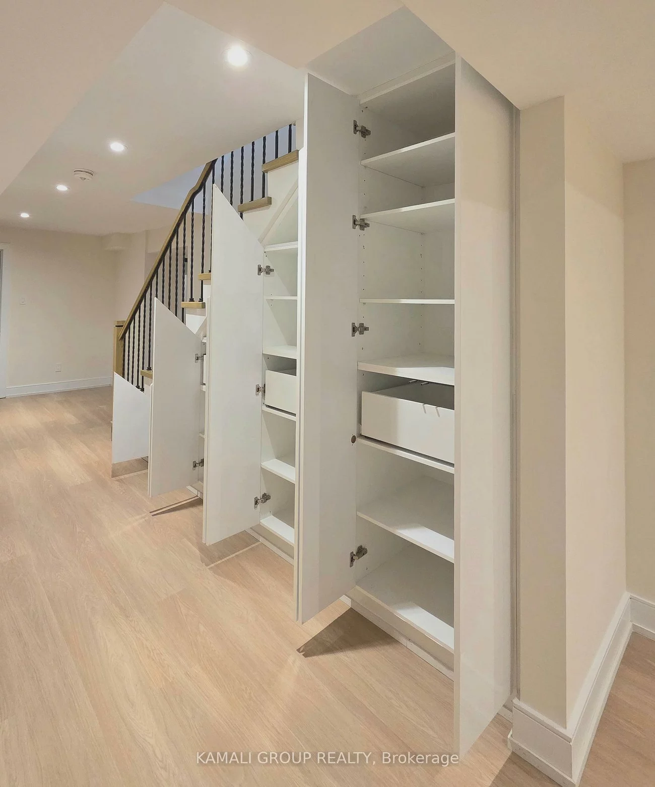 169, Charlton, Newtonbrook West, Toronto