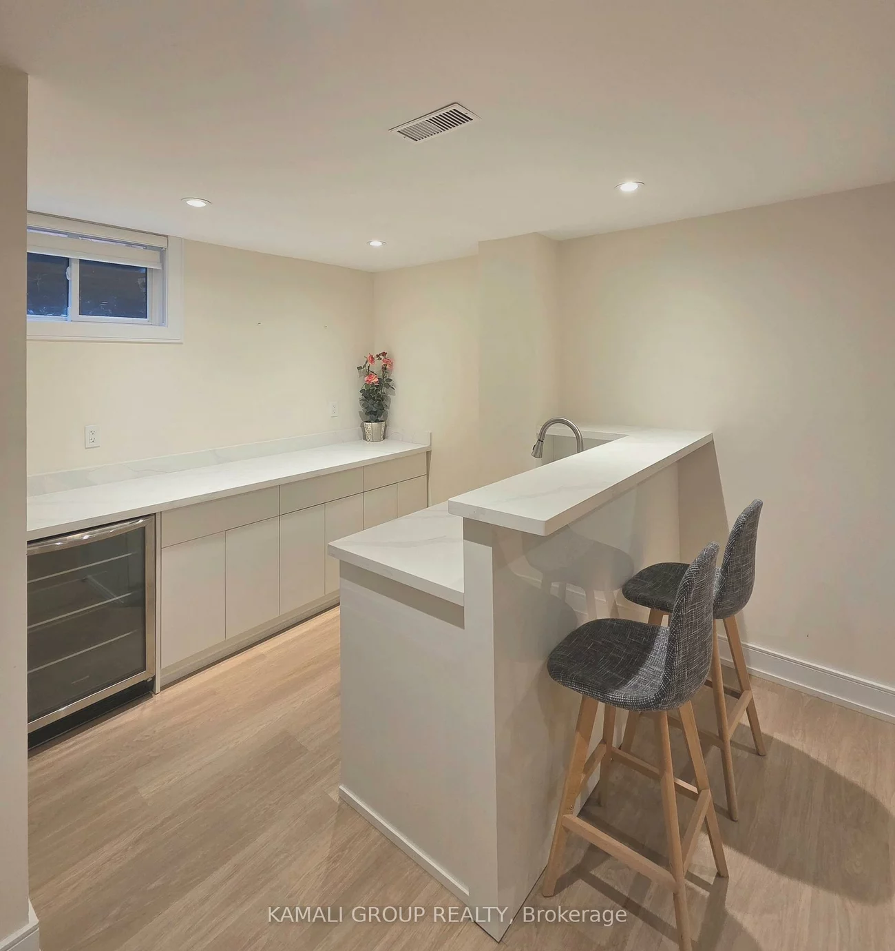 169, Charlton, Newtonbrook West, Toronto