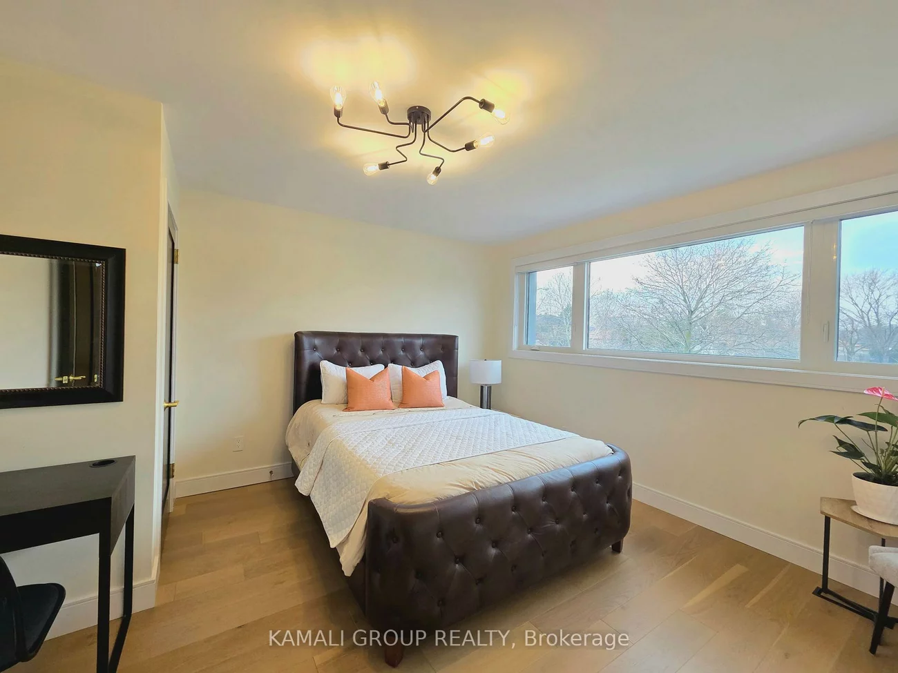 169, Charlton, Newtonbrook West, Toronto