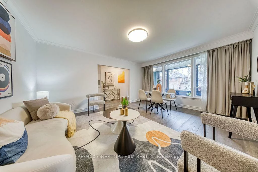 238, Dunview, Willowdale East, Toronto