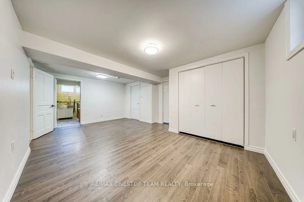 238, Dunview, Willowdale East, Toronto
